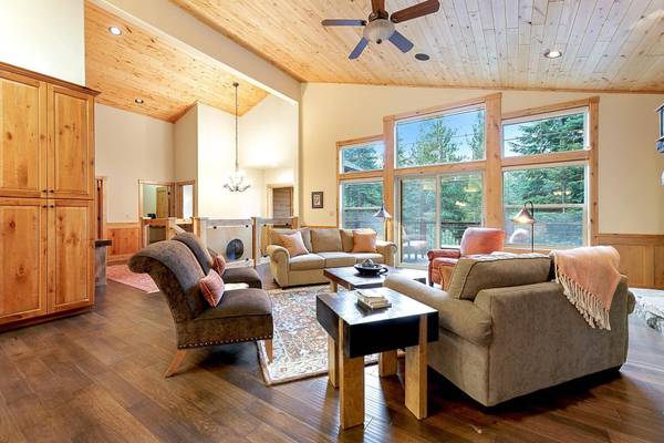 11163 Sitzmark Way, Truckee, CA 96161-0000