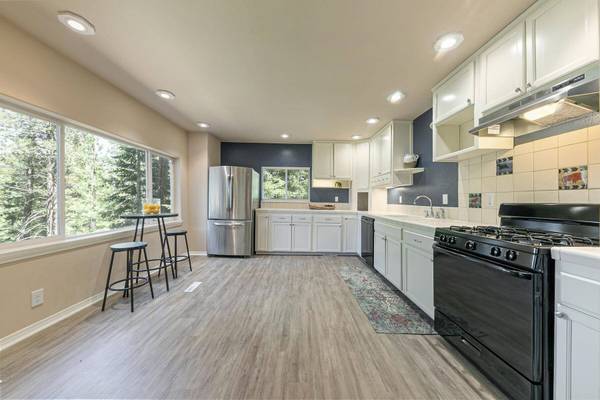 10880 Laurelwood Drive, Truckee, CA 96161-0000