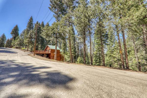 10902 Laurelwood Drive, Truckee, CA 96161-0000