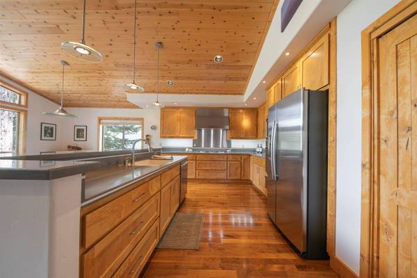13715 Hansel Avenue, Truckee, CA 96161
