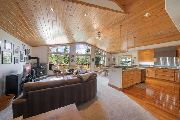 13715 Hansel Avenue, Truckee, CA 96161
