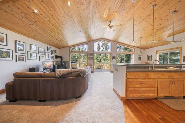 13715 Hansel Avenue, Truckee, CA 96161