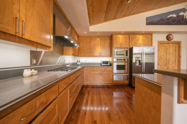 13715 Hansel Avenue, Truckee, CA 96161