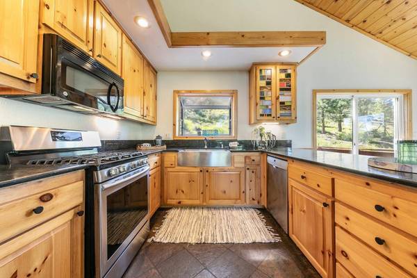 12742 Stockholm Way, Truckee, CA 96161-0000