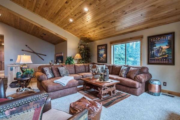 11410 Skislope Way, Truckee, CA 96161-0000