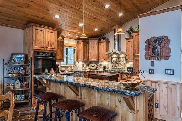 11410 Skislope Way, Truckee, CA 96161-0000