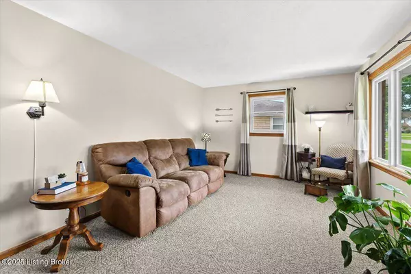 7419 Beahl Blvd, Louisville, KY 40258