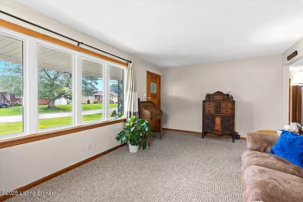 7419 Beahl Blvd, Louisville, KY 40258