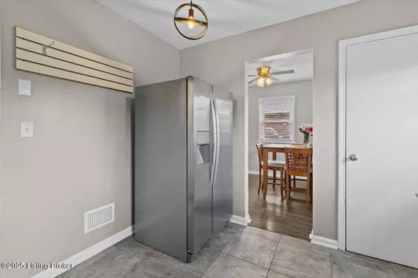 3613 St Edwards Dr, Jeffersontown, KY 40299