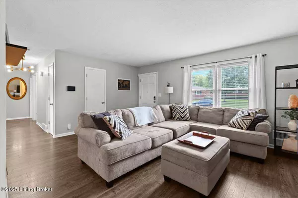 3613 St Edwards Dr, Jeffersontown, KY 40299