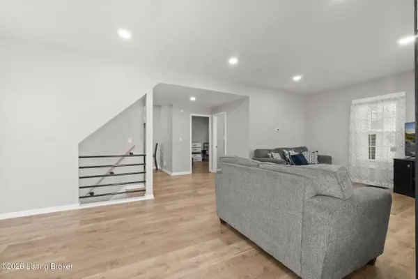 313 S 41st St, Louisville, KY 40212