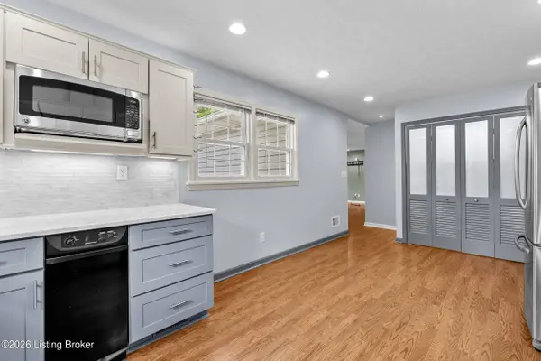 6114 Gloria Ln, Louisville, KY 40213