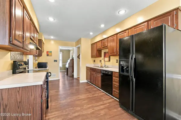 7919 Stonydale Ln, Louisville, KY 40220