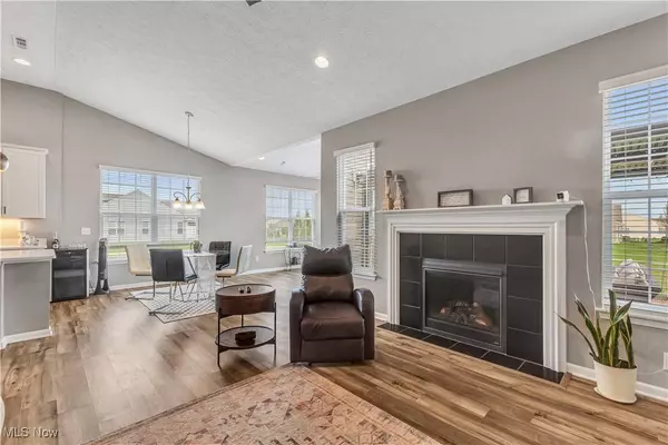 806 Cedar Crest DR, Elyria, OH 44035