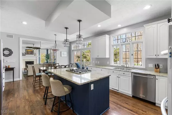 106 Champion LN, Chagrin Falls, OH 44022