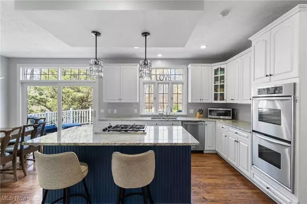 106 Champion LN, Chagrin Falls, OH 44022