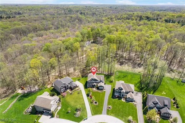 7965 McFarland RDG, Chagrin Falls, OH 44023