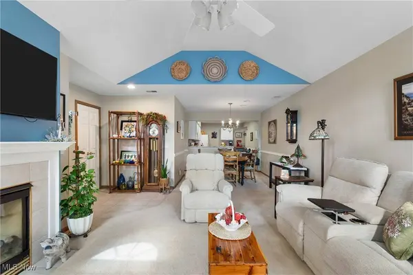1401 Willow Brook DR NE, Warren, OH 44483