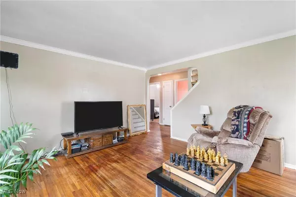 380 E 328th ST, Willowick, OH 44095