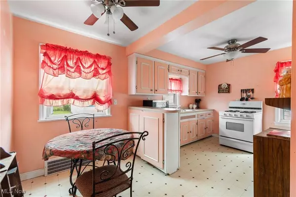 380 E 328th ST, Willowick, OH 44095