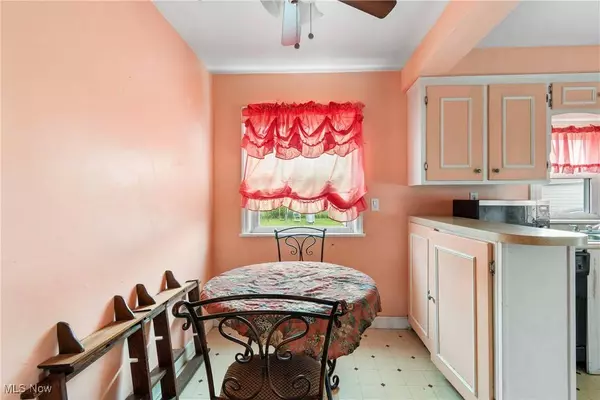 380 E 328th ST, Willowick, OH 44095