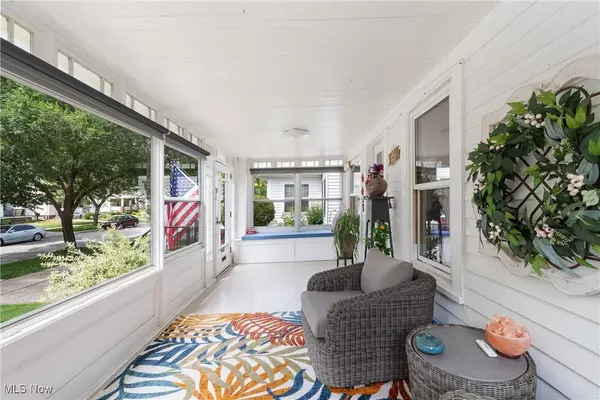 14500 Bayes AVE, Lakewood, OH 44107