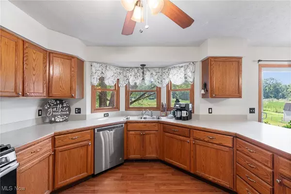 12340 Waterfall AVE NW, Uniontown, OH 44685