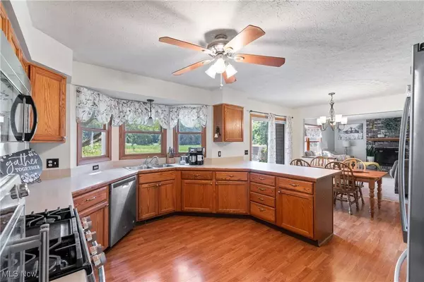 12340 Waterfall AVE NW, Uniontown, OH 44685