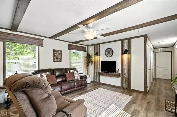 1556 Clarius CIR E, Streetsboro, OH 44241