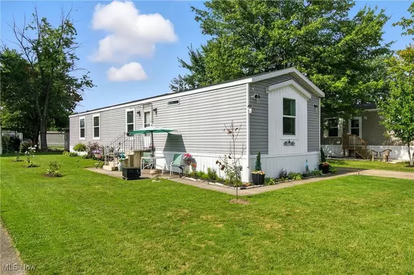 1556 Clarius CIR E, Streetsboro, OH 44241