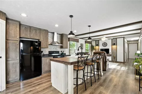 1556 Clarius CIR E, Streetsboro, OH 44241