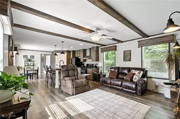 1556 Clarius CIR E, Streetsboro, OH 44241