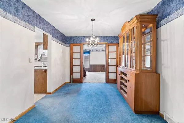 29459 Vinewood DR, Wickliffe, OH 44092