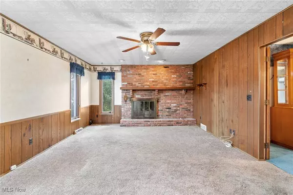 29459 Vinewood DR, Wickliffe, OH 44092