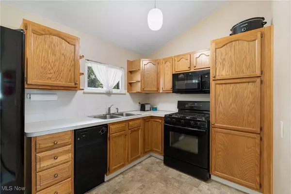 9933 Cynthia DR, Twinsburg, OH 44087