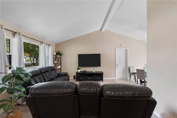 9933 Cynthia DR, Twinsburg, OH 44087