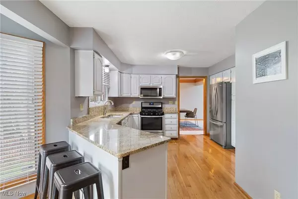 2973 Mourning Dove CIR, Stow, OH 44224