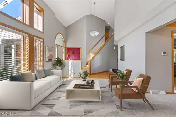 2973 Mourning Dove CIR, Stow, OH 44224