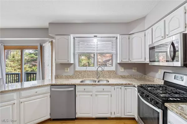 2973 Mourning Dove CIR, Stow, OH 44224