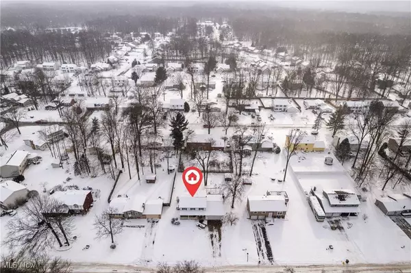 324 Greenbriar DR, Cortland, OH 44410