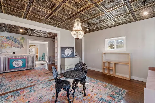 311 E Garfield RD, Aurora, OH 44202