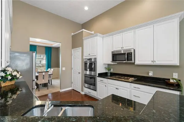 10453 Dogwood DR, Aurora, OH 44202