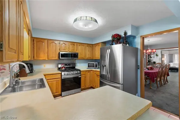 26330 Forbes RD, Oakwood Village, OH 44146