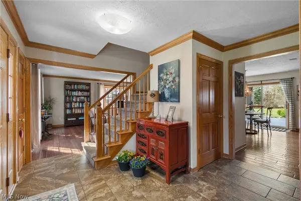 10075 Waterford TRL, Chagrin Falls, OH 44023