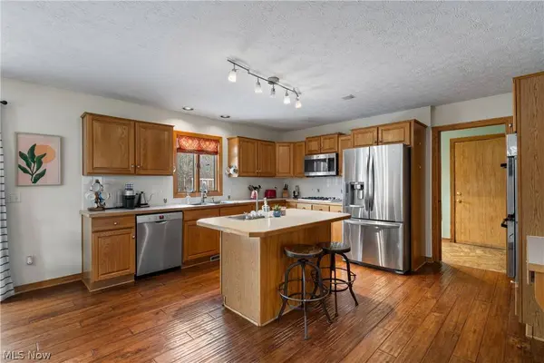 10075 Waterford TRL, Chagrin Falls, OH 44023