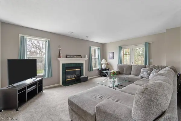 10406 Village DR, Garrettsville, OH 44231