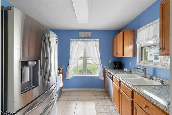 10406 Village DR, Garrettsville, OH 44231