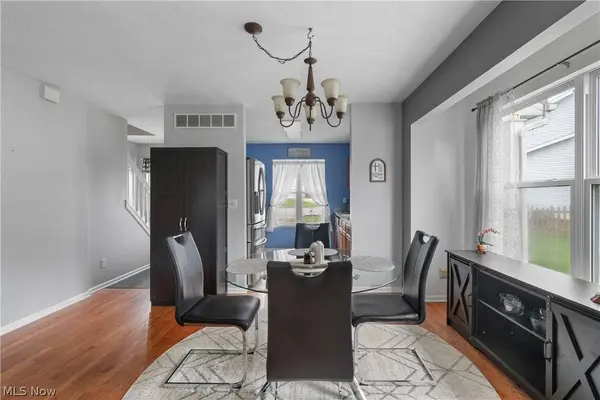 10406 Village DR, Garrettsville, OH 44231