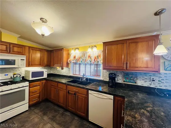 10552 Shasta DR, Chardon, OH 44024