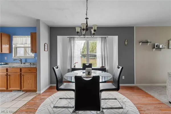 10406 Village DR, Garrettsville, OH 44231